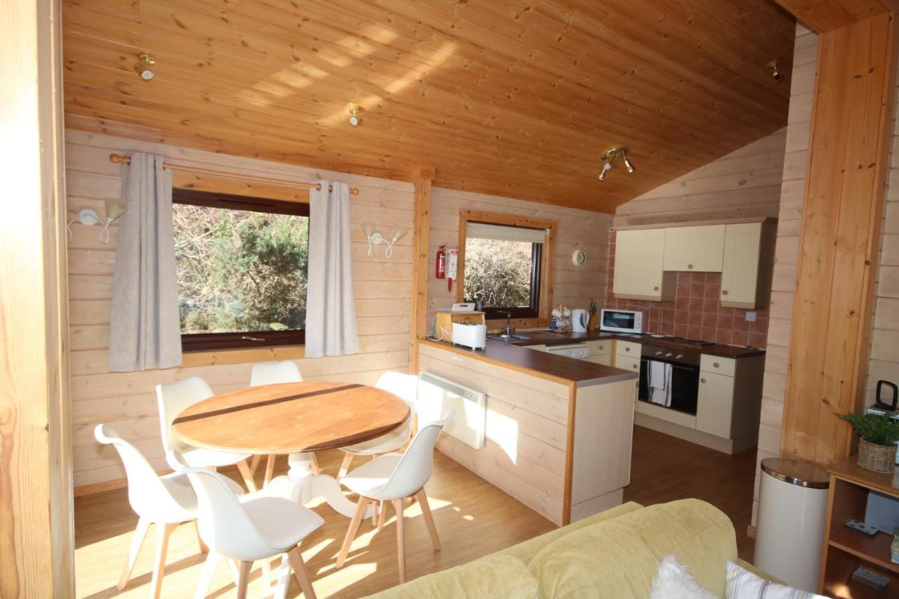 Hartland Hideaway Lodge Woolfardisworthy  外观 照片
