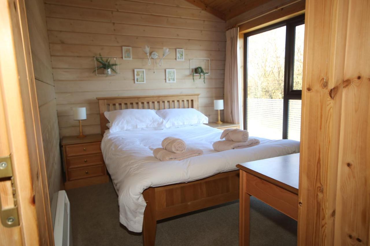 Hartland Hideaway Lodge Woolfardisworthy  外观 照片